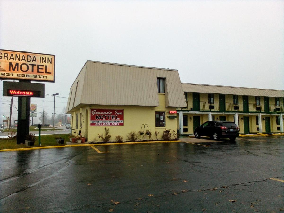 Granada Inn Motel - Kalkaska Exterior foto