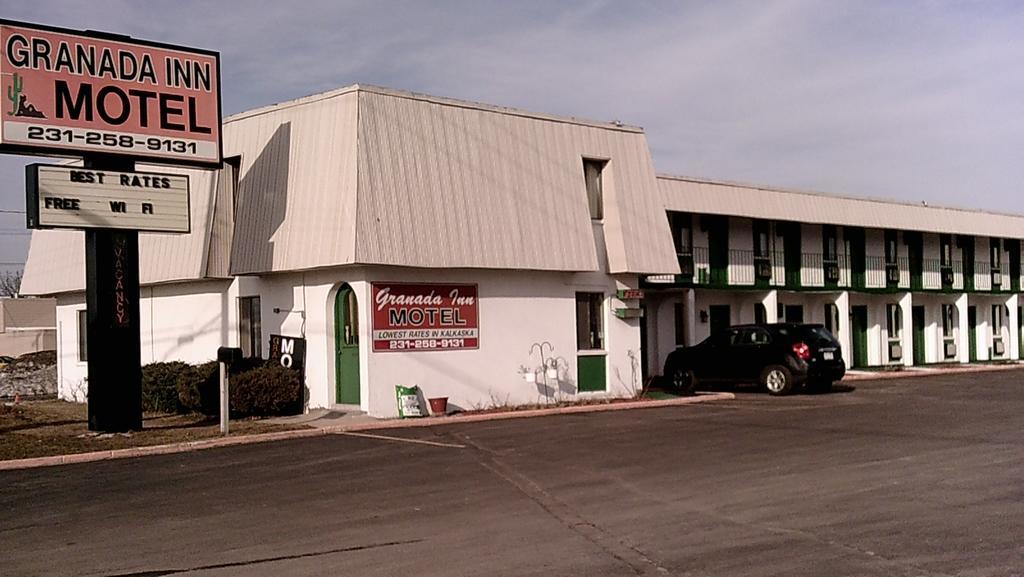 Granada Inn Motel - Kalkaska Exterior foto