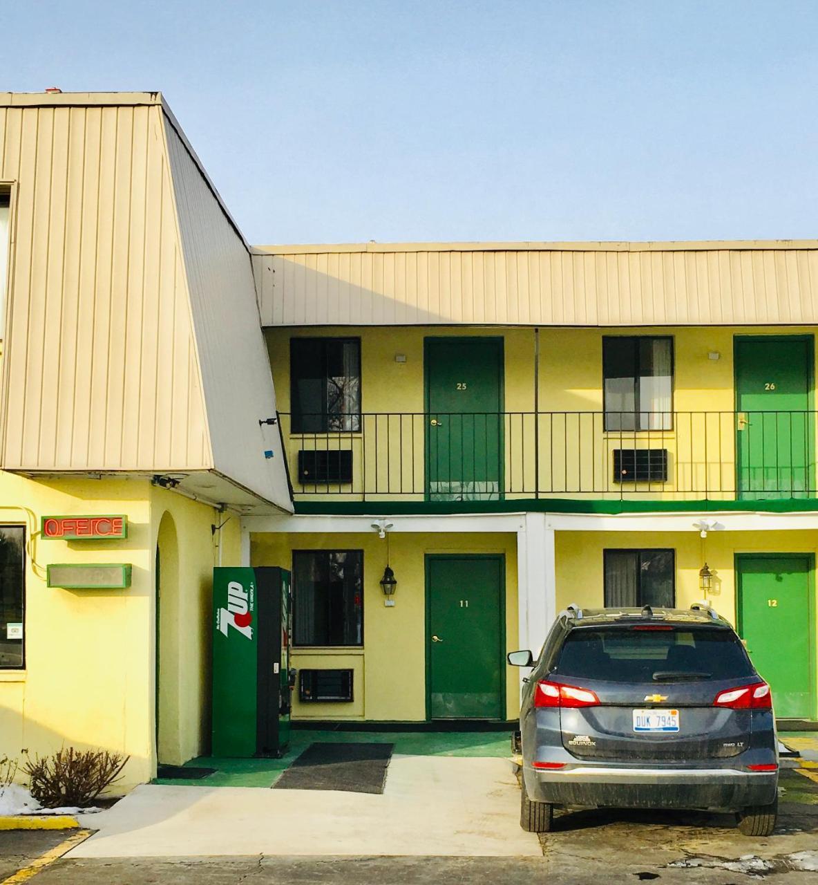 Granada Inn Motel - Kalkaska Exterior foto